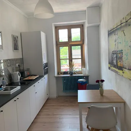 Kirchstrasse 71 Inn *
