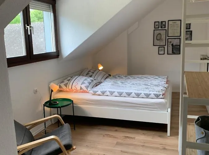 Kirchstrasse 71 אורחן *